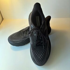 HOKA Clifton 9 GTX Running Shoes – Weatherproof Men’s - Size 11 - Black